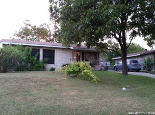 107 Holy Cross Dr, San Antonio, TX 78228