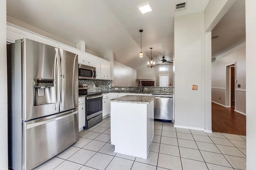 3 bed, 1514 sqft, $2,200 — Photo 4