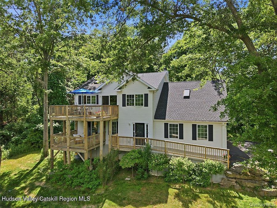 1st image of 15 Meadow Drive