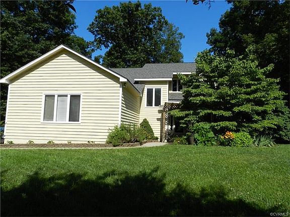 3rd image of 8292 Plum Grove Dr