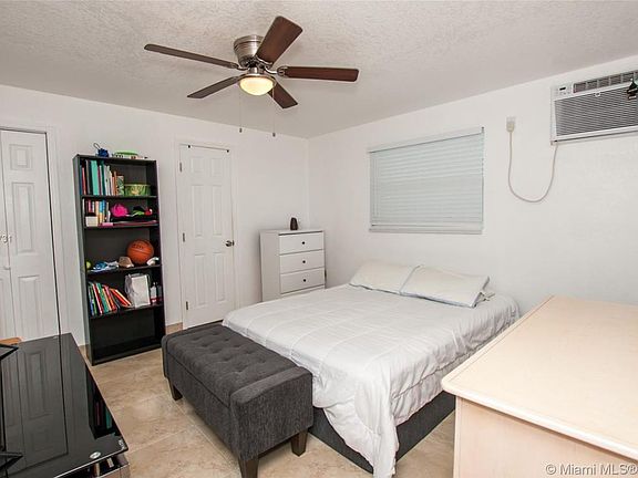 4th image of 2334 N 59th Ter