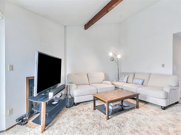 4th image of 1102 8th Street NE #32