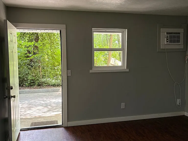 829 S Douglas Ave — Photo 8