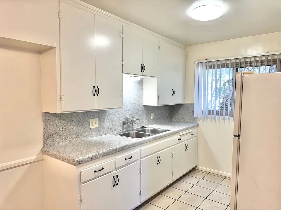 2310-2316 Palermo Dr
