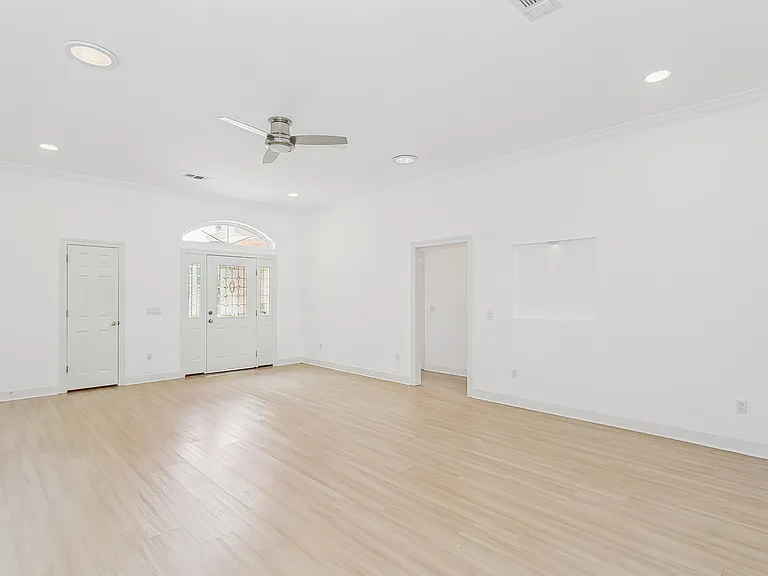 5930 Hermitage Dr — Photo 14