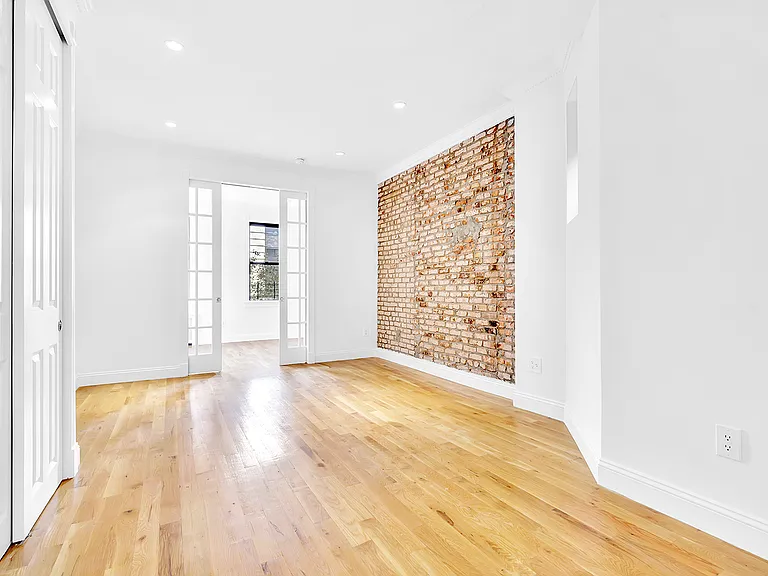 420 E 66th St #3-A — Photo 1