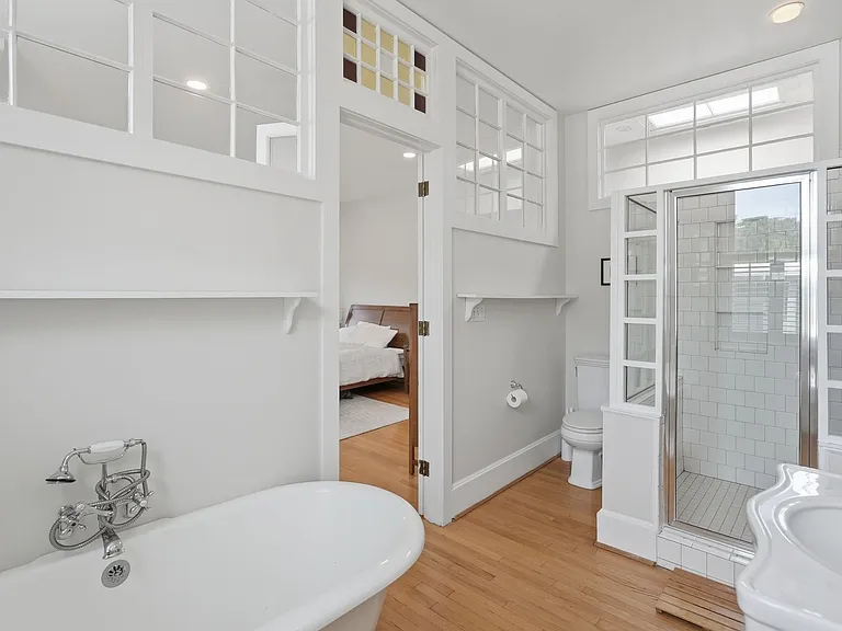 315 5th St NE — Photo 40