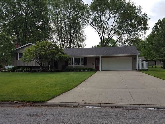 3rd image of 707 Oakhurst Dr