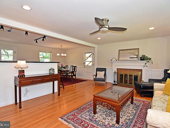 2nd image of 5716 Robinwood Ln