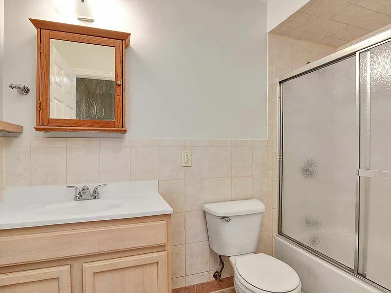 132 William St #1 — Photo 9