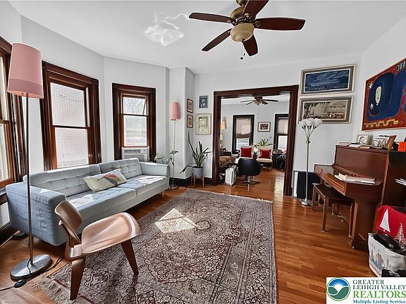 4th image of 620 Terrace Ave