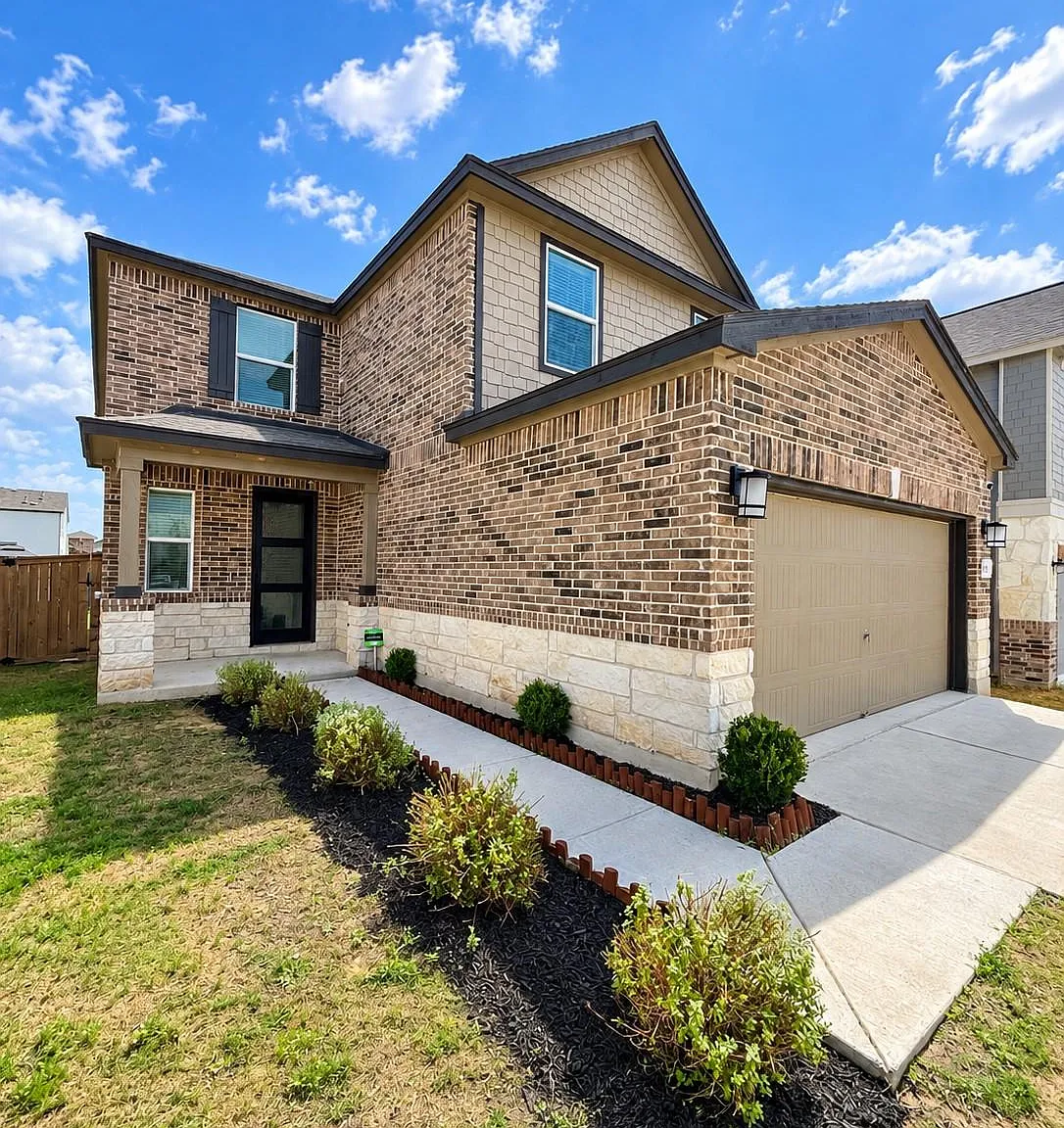 3 bed, 2.5 bath, 2314 sqft, $1,650 — Photo 3