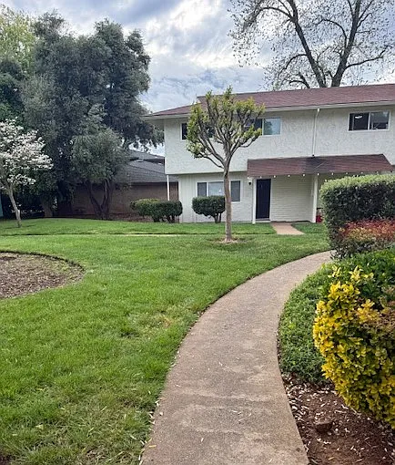1462 Manzanita Avenue - 8 — Photo 3