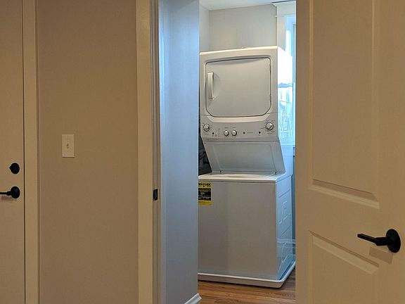 4th image of 3756 California Ave APT 3E
