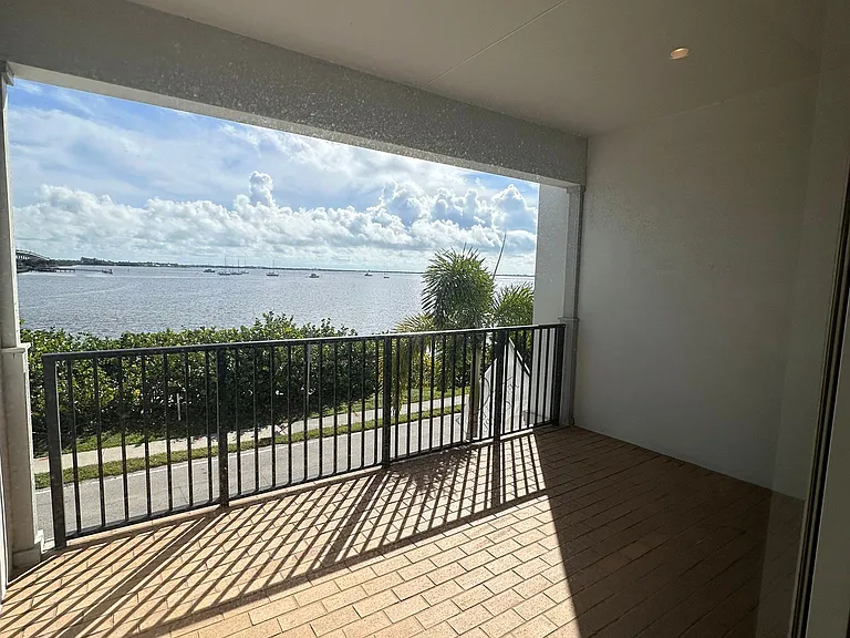3702 NE Indian River Dr #201 — Photo 15