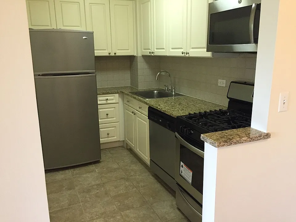 15-20 202nd St #3
