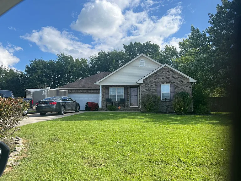 2912 Cliffside Dr — Photo 1