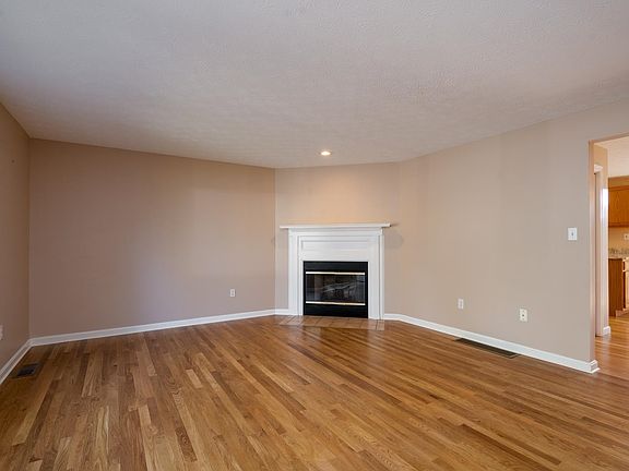 3rd image of 77 Dorchester Way