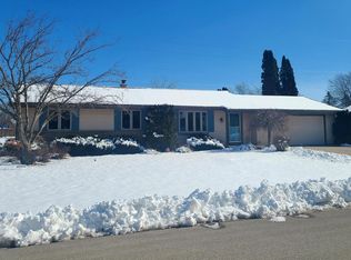 144 Pheasant Ln, Fredonia, WI 53021