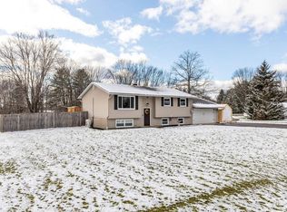 17 Helbock Rd, Phoenix, NY 13135