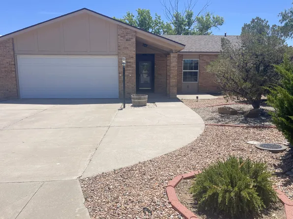 748 Saratoga Dr NE, Rio Rancho, NM 87124