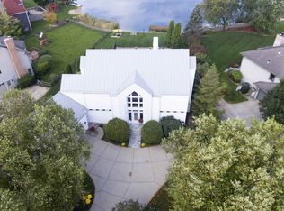15801 Clarendon Hills Dr, Granger, IN