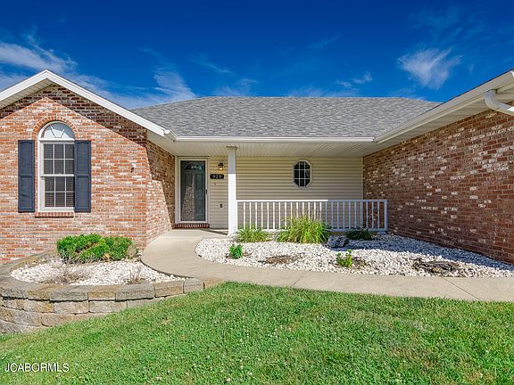 4th image of 929 Amethyst Ln
