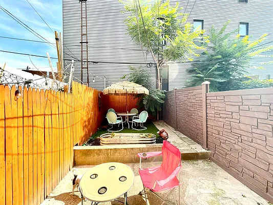 Rented by Pear NYC LLC | media 27