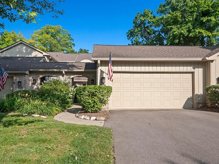 1125 Meadowglen Ct — Photo 4