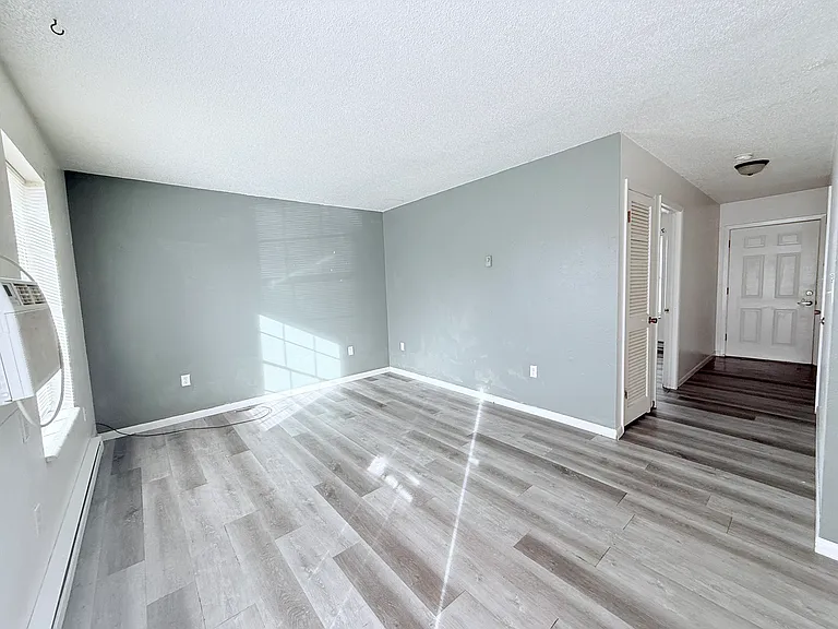 709 E Woodland St #2 — Photo 10