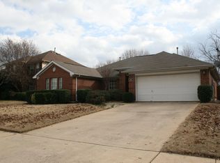 334 Ashley Oak Ln, Lake Dallas, TX 75065