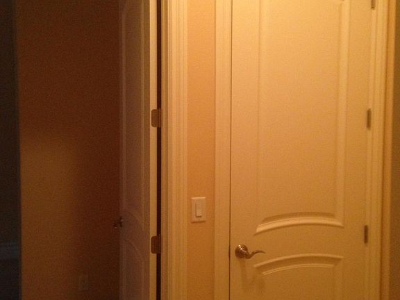 4th image of 135 Carmelita Dr