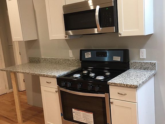 3rd image of 109 Lafayette Sq