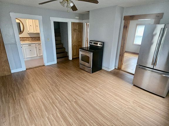 5th image of 113 Hugo St #1
