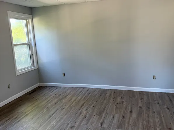 125 S Main St APT B, Coventry, RI 02816