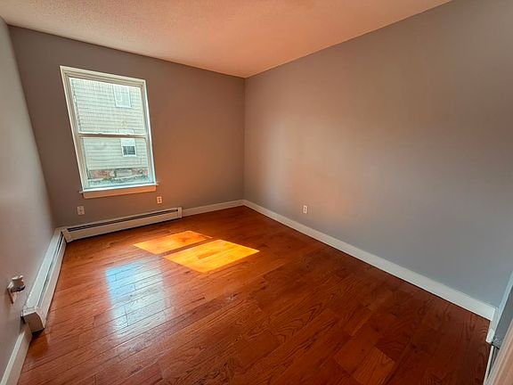 3rd image of 133 Clay St #1F