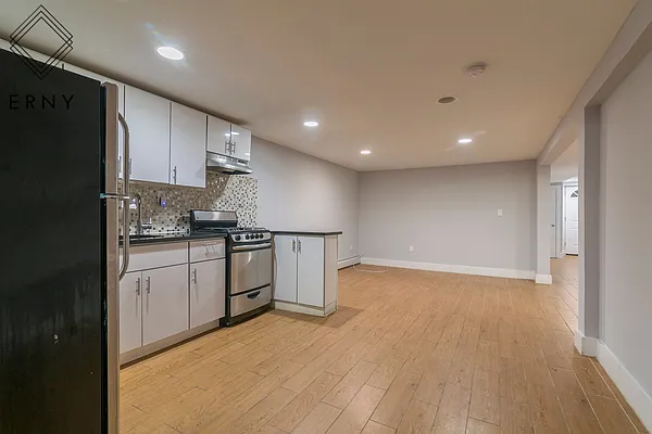 Rented by ERNY LLC | media 12