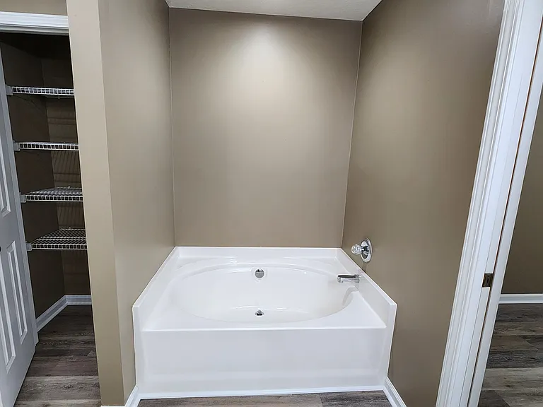 1229 Westfield Ln — Photo 17