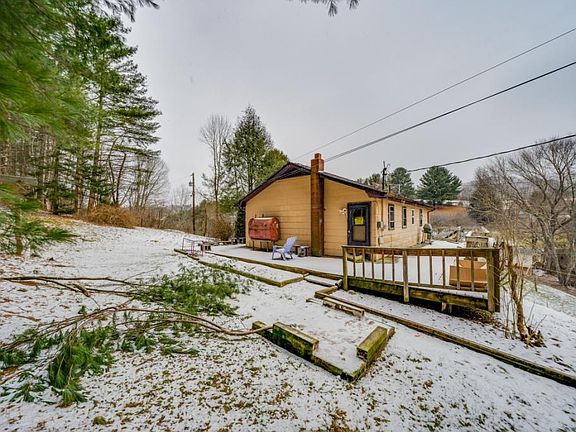 3rd image of 350 Valley View Dr