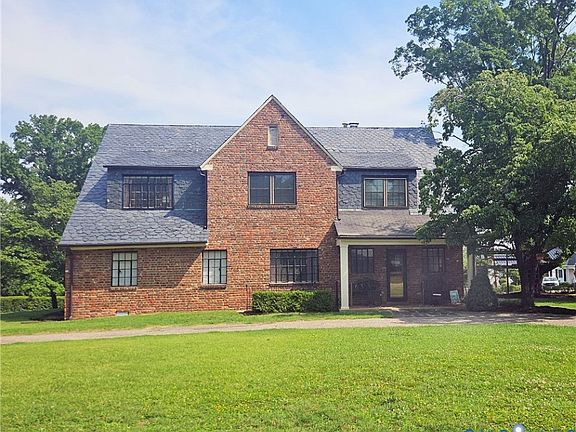 5th image of 617 Mansion Dr