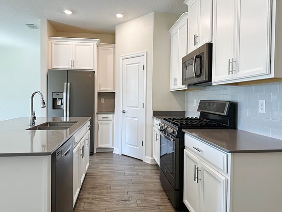 4th image of 1191 Oak Bluff Dr