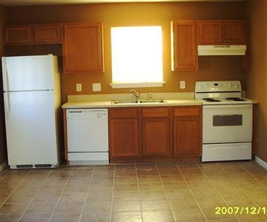 2nd image of 3534 Crestridge Dr