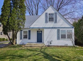 341 Elmwood Ave, Crystal Lake, IL 60014