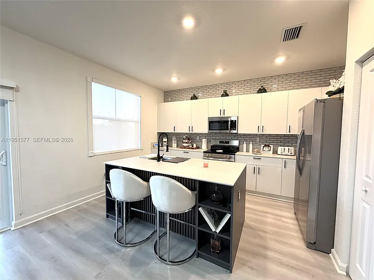 2661 SE 24th Ct — Photo 16