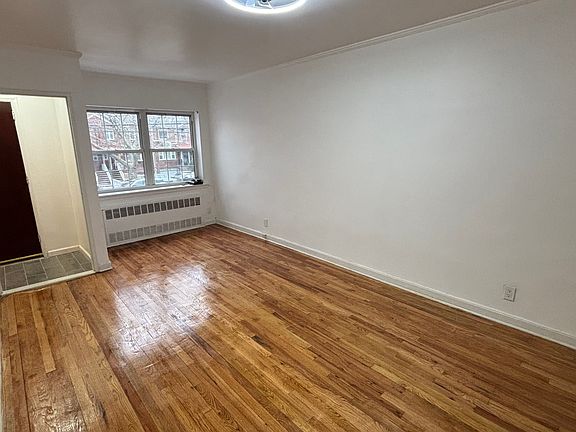 5th image of 976 E 56th St Floor 2