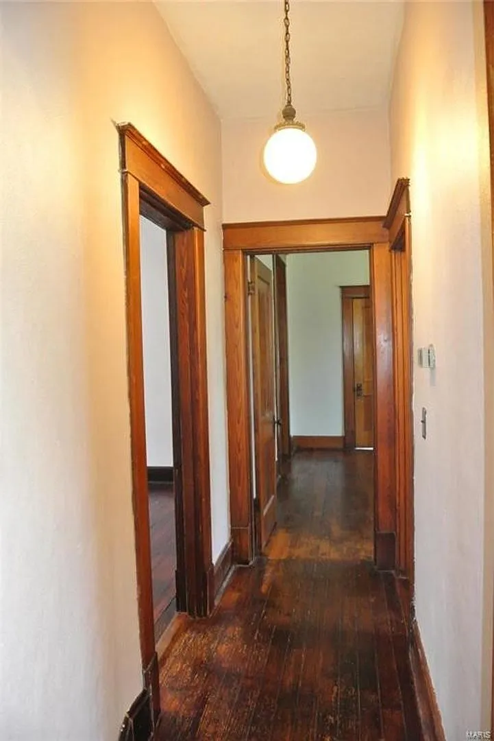 613 West Clay Street — Photo 3