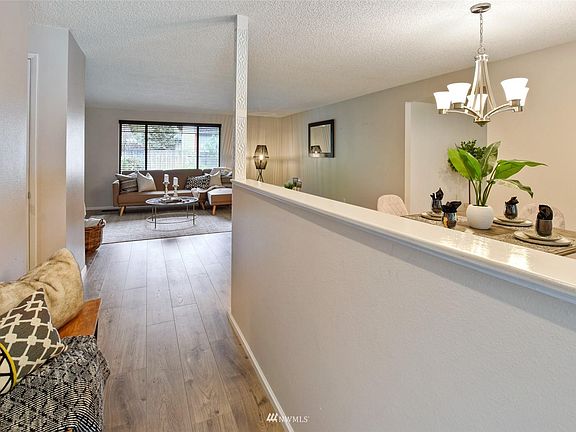 5th image of 4411 Clearwater Dr SE