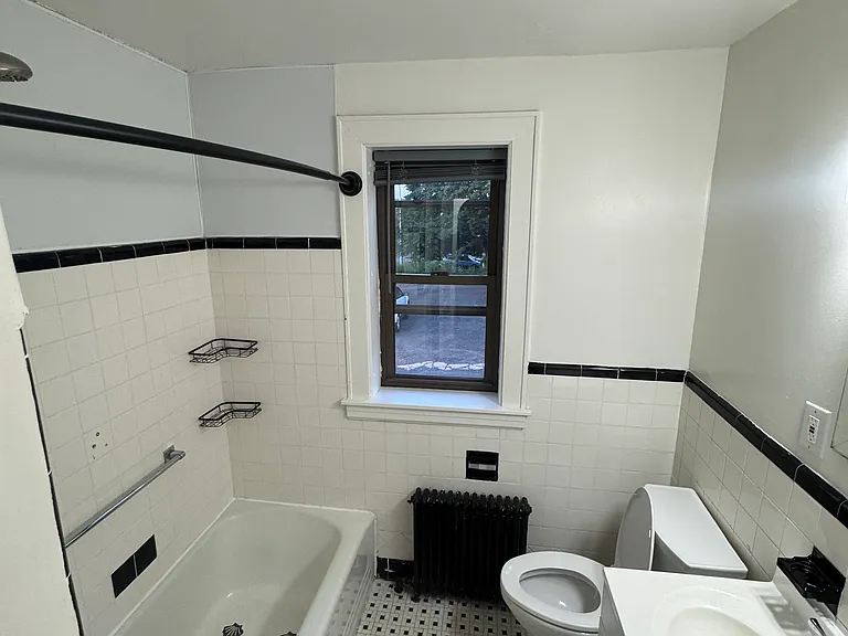 35 Rapallo Ave #3E — Photo 21