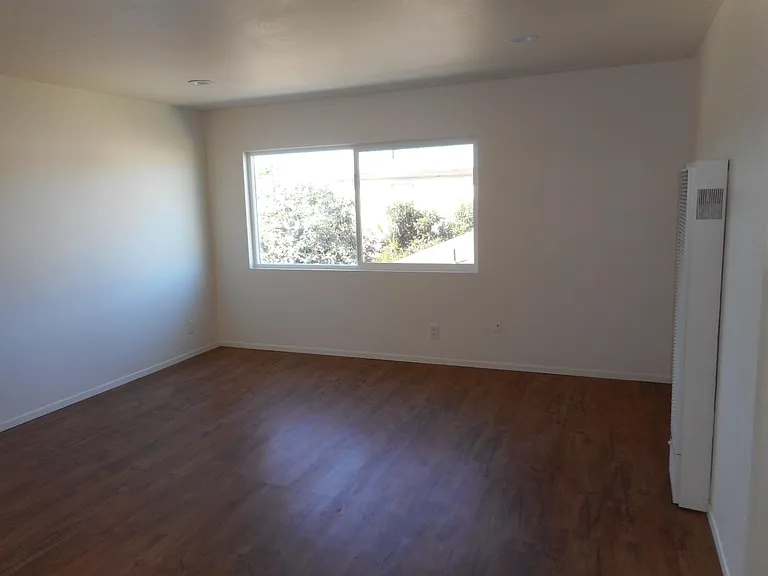 1523 Plaza Del Amo — Photo 5