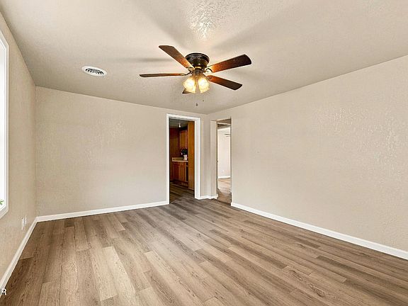 3rd image of 211 Henderson Ave